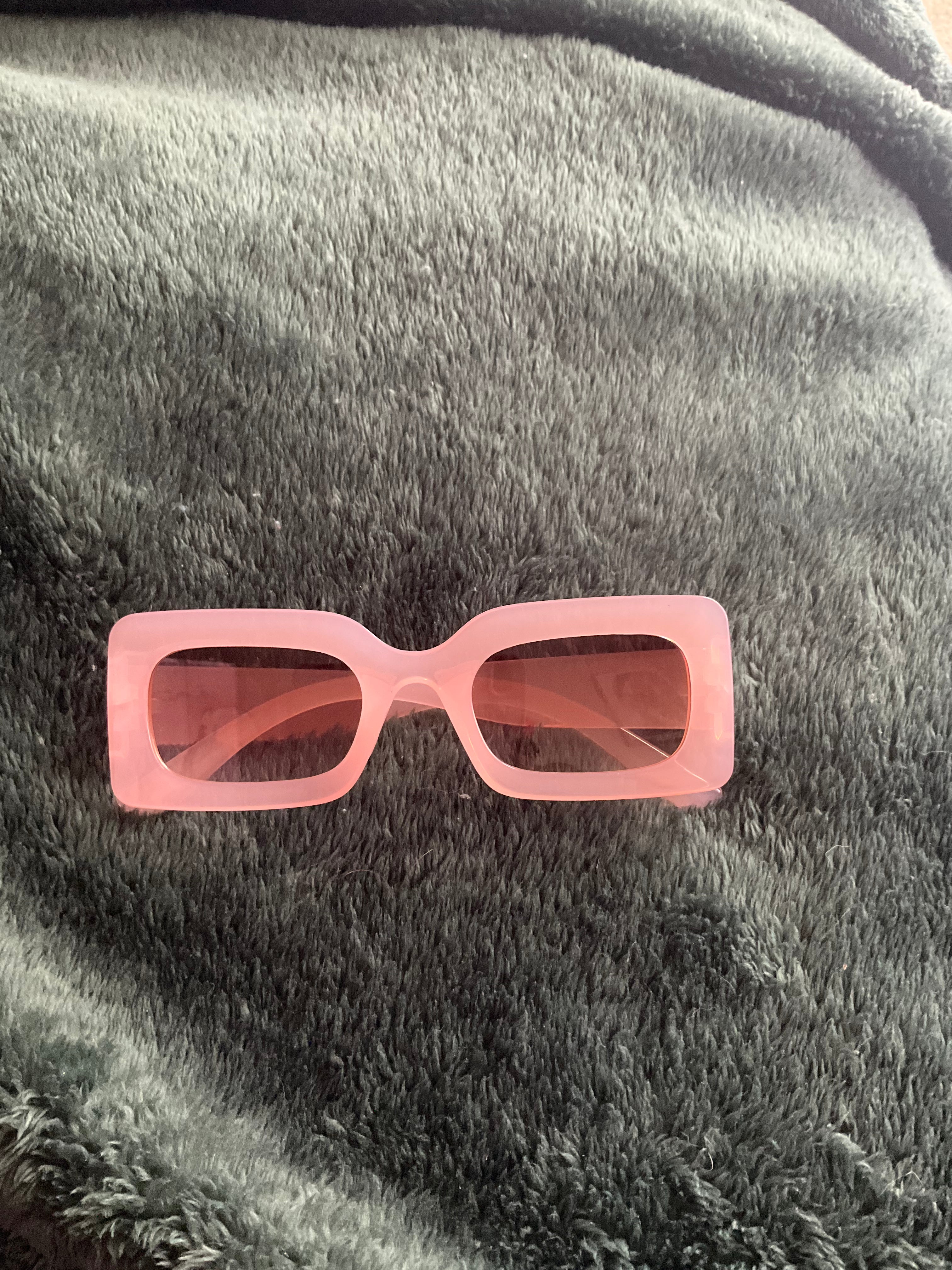 Peach Medium Framed Sunglasses